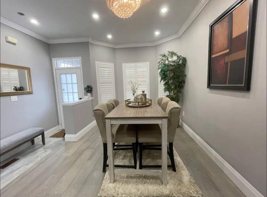 Elegant & Luxurious 3 Bedroom Home Mississauga Exterior foto
